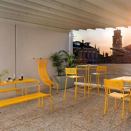 Bnbiz - Coworking Hotel フィオレンツオーラ・ダルダ エクステリア 写真